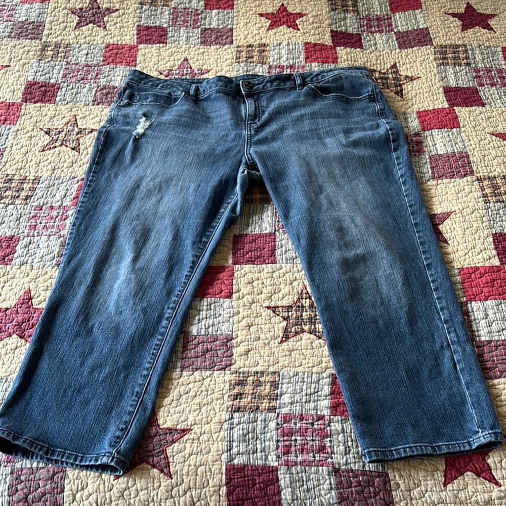 Vera Wang Denim Capris Pants